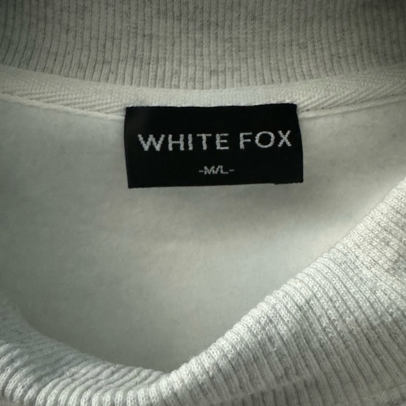 White Fox Crewneck - Picture 3 of 3